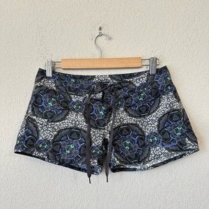 PATAGONIA Womens Wavefarer Board Shorts in Gray Floral